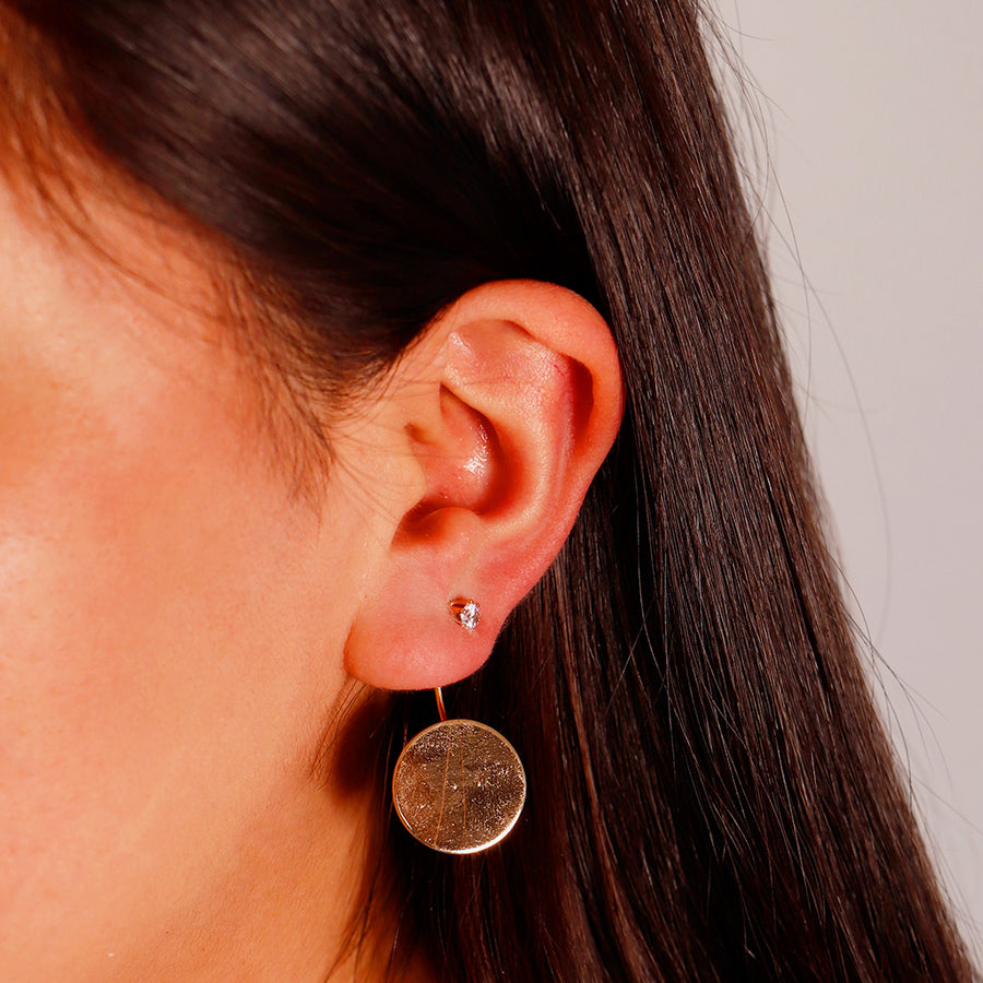 Pendiente Circular con Broquel