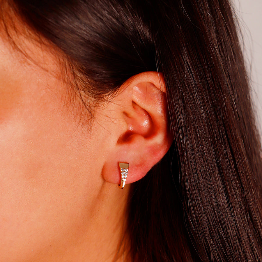 Huggie Triangulo Invertido