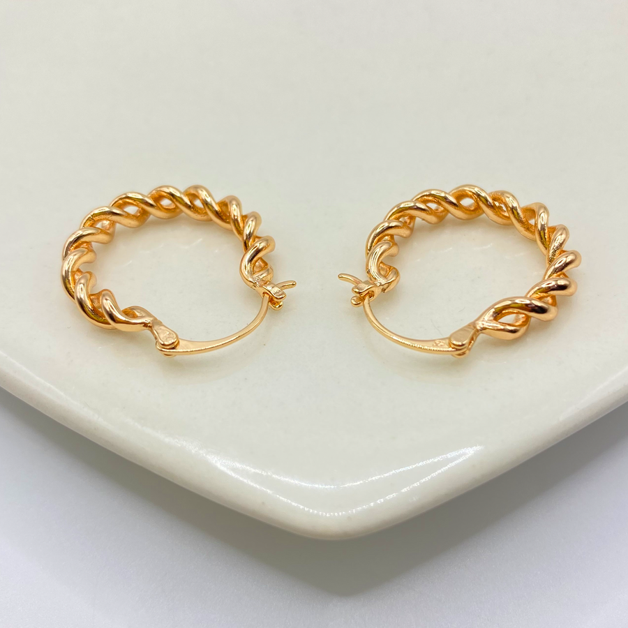 Arracada crooked lines