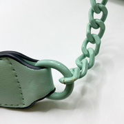 Chain quilted bag - Bolso acolchado con cadena