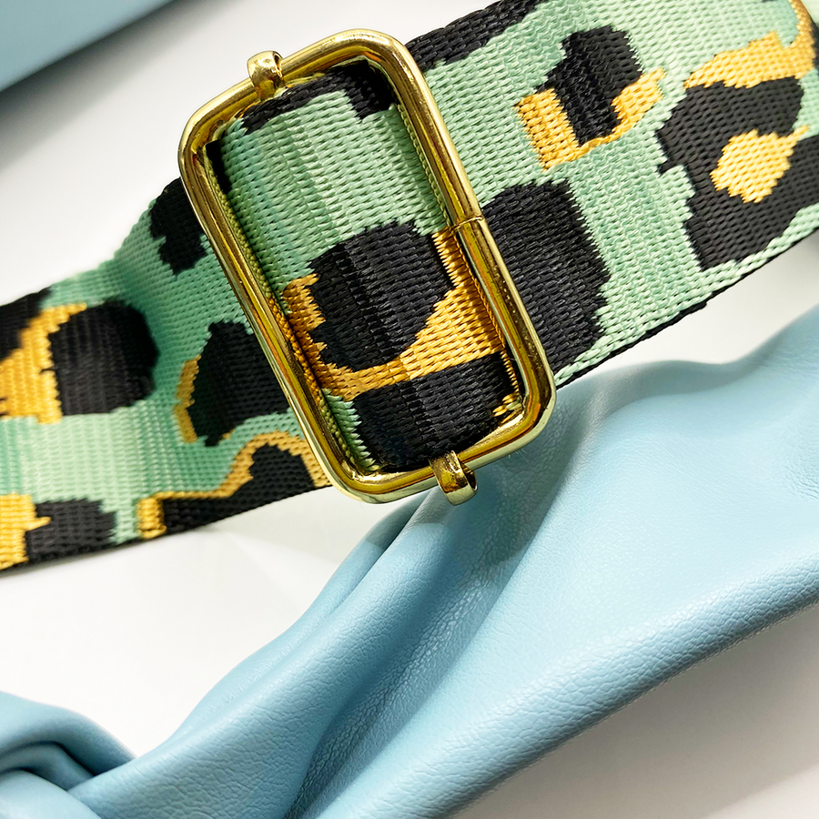 Quilted bag - Bolso acolchado con correa animal print