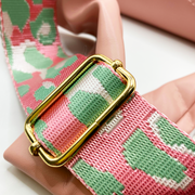 Quilted bag - Bolso acolchado con correa animal print