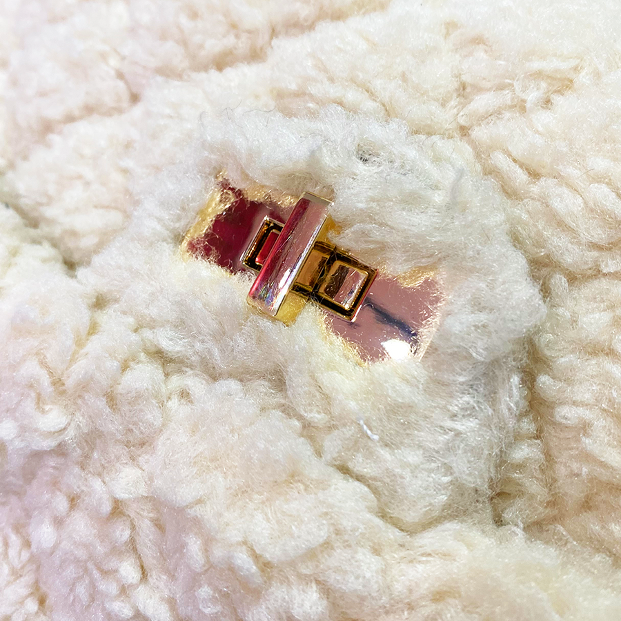 Chain quilted bag - Bolso con lana de peluche