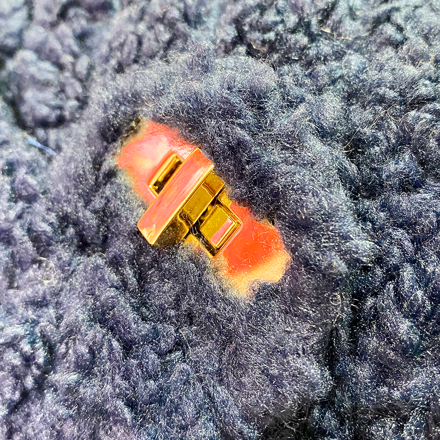 Chain quilted bag - Bolso con lana de peluche